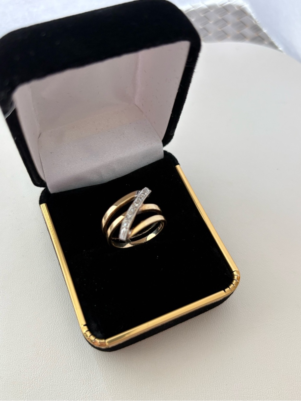 10K Yellow & White Gold Diamond Crisscross Ring Size 5